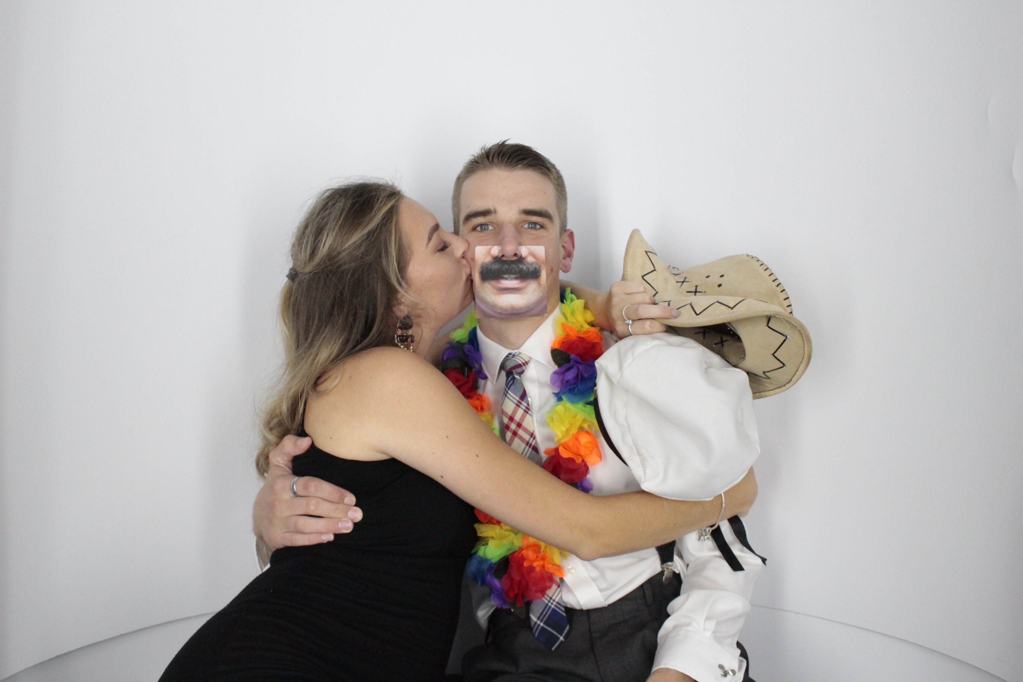 Emma & Karl's Wedding | View more photos from the event at gallery.myphotoboothexperience.co.uk/u/MyPhotoBoothExperienceLtd/Emma-Karls-Wedding